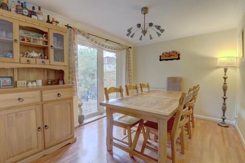 4 bedroom detached house for sale, Main Road, Princes Risborough HP27