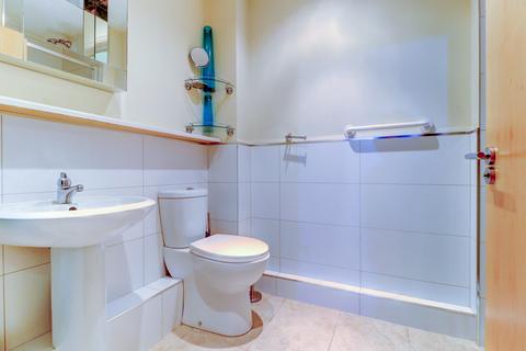 2 bedroom apartment for sale, The Galleries, High Wycombe HP13