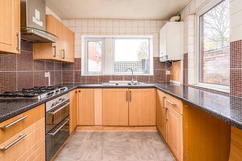 4 bedroom terraced house to rent, Croft Street, Salford M7