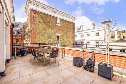 2 bedroom penthouse for sale, Exchange Court, Covent Garden, WC2R