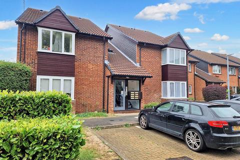 Studio for sale, Hereward Green, Loughton IG10