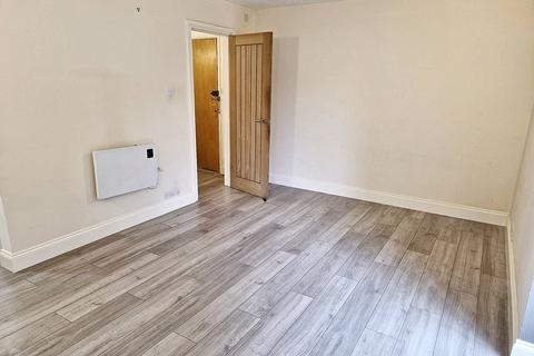 Studio for sale, Hereward Green, Loughton IG10