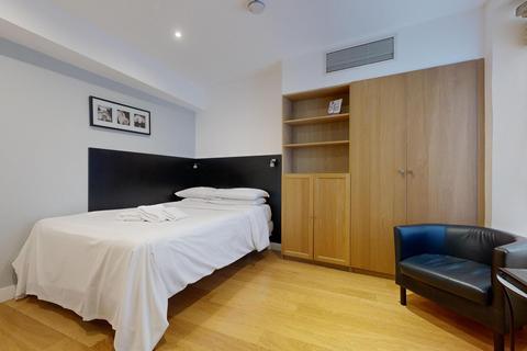 Studio to rent, Cartwright Gardens