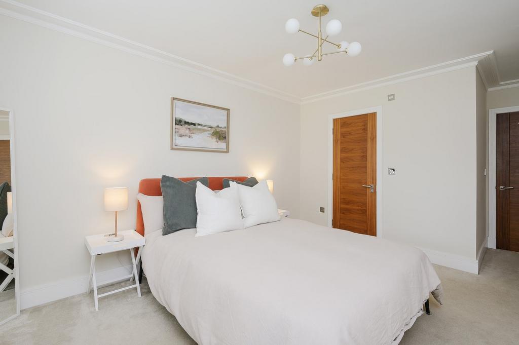 Bedroom Suite2