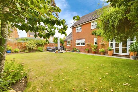 4 bedroom detached house for sale, Hargate Way, Hampton Hargate, PE7