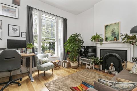 Studio for sale, Milner Square, London, N1