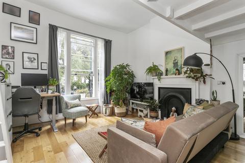 Studio for sale, Milner Square, London, N1