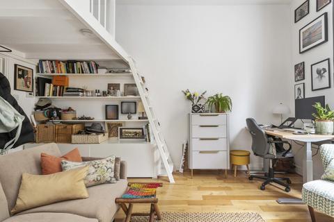 37b Milner Square, London, N1 1TW