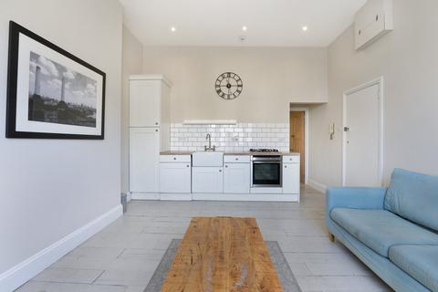 1 bedroom flat for sale, Longley Road, London, SW17