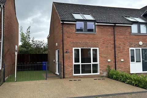 1 bedroom end of terrace house to rent, Newton Road, Suffolk IP3