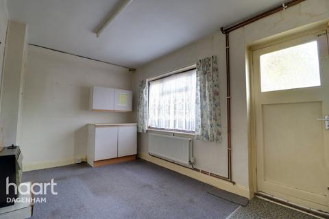 3 bedroom terraced house for sale, Orchard Road, Dagenham