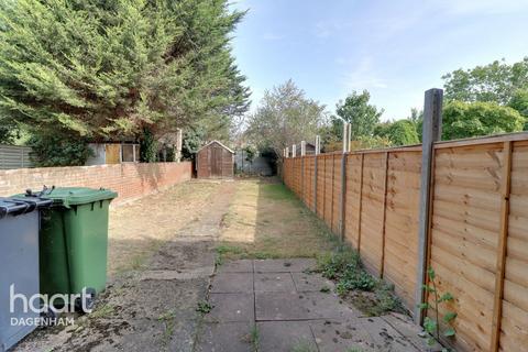 3 bedroom terraced house for sale, Orchard Road, Dagenham