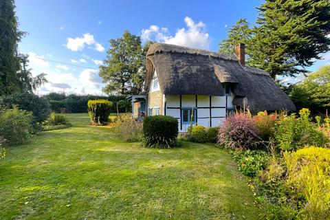 3 bedroom cottage for sale, Cane End Reading RG4