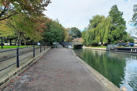 2 bedroom end of terrace house for sale, Lee Close, Stanstead Abbotts