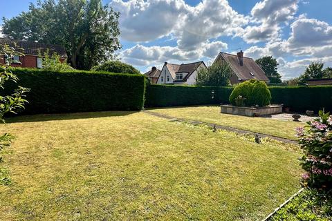 3 bedroom bungalow for sale, Aconbury Avenue, Hereford, HR2