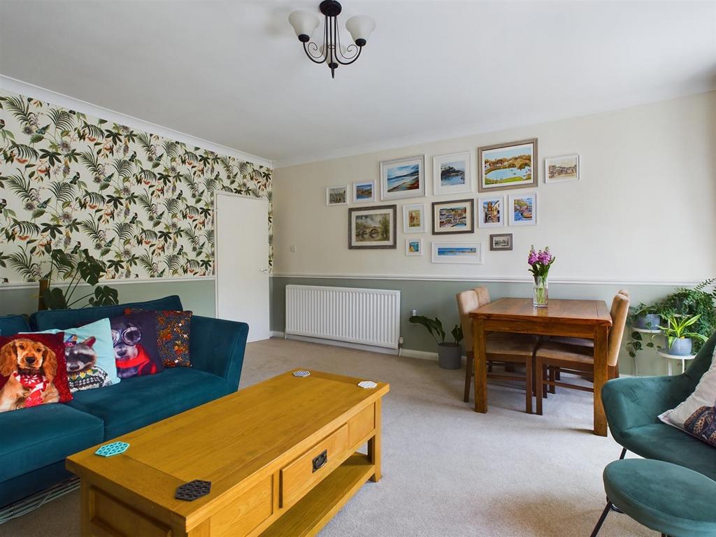 Lounge/Dining Room