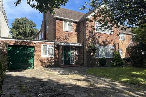 5 bedroom detached house for sale, The Rutts, Bushey WD23