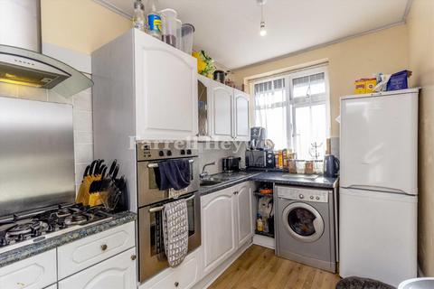 2 bedroom flat to rent, Dalton Road, Morecambe LA3