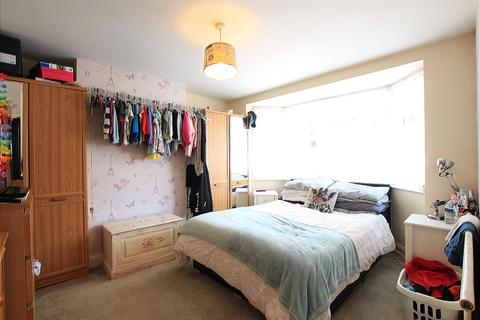 4 bedroom terraced house for sale, Somerset Road, Southall UB1