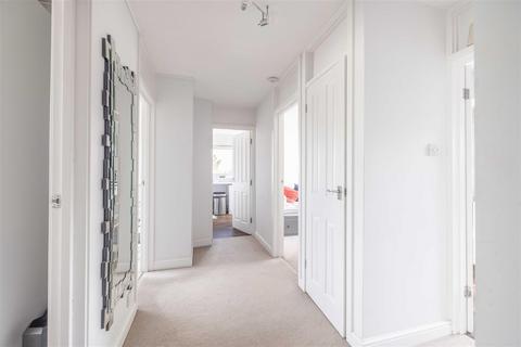 2 bedroom apartment for sale, Dedworth Road, Windsor