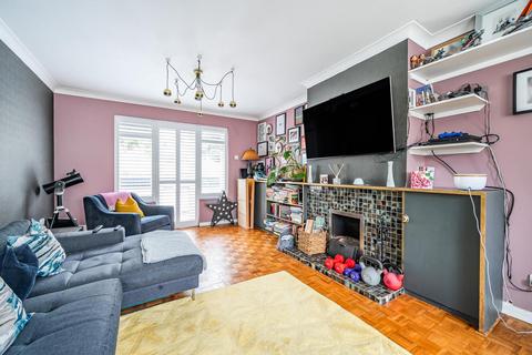 28 Roxton Gardens, Croydon, CR0 5AL