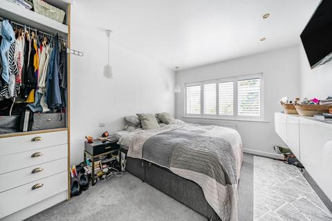 28 Roxton Gardens, Croydon, CR0 5AL