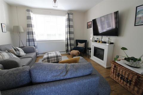 2 bedroom end of terrace house for sale, Belford Gardens, Darlington