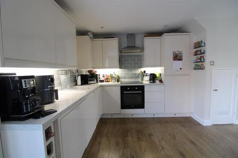 2 bedroom end of terrace house for sale, Belford Gardens, Darlington