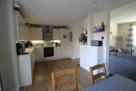 2 bedroom end of terrace house for sale, Belford Gardens, Darlington