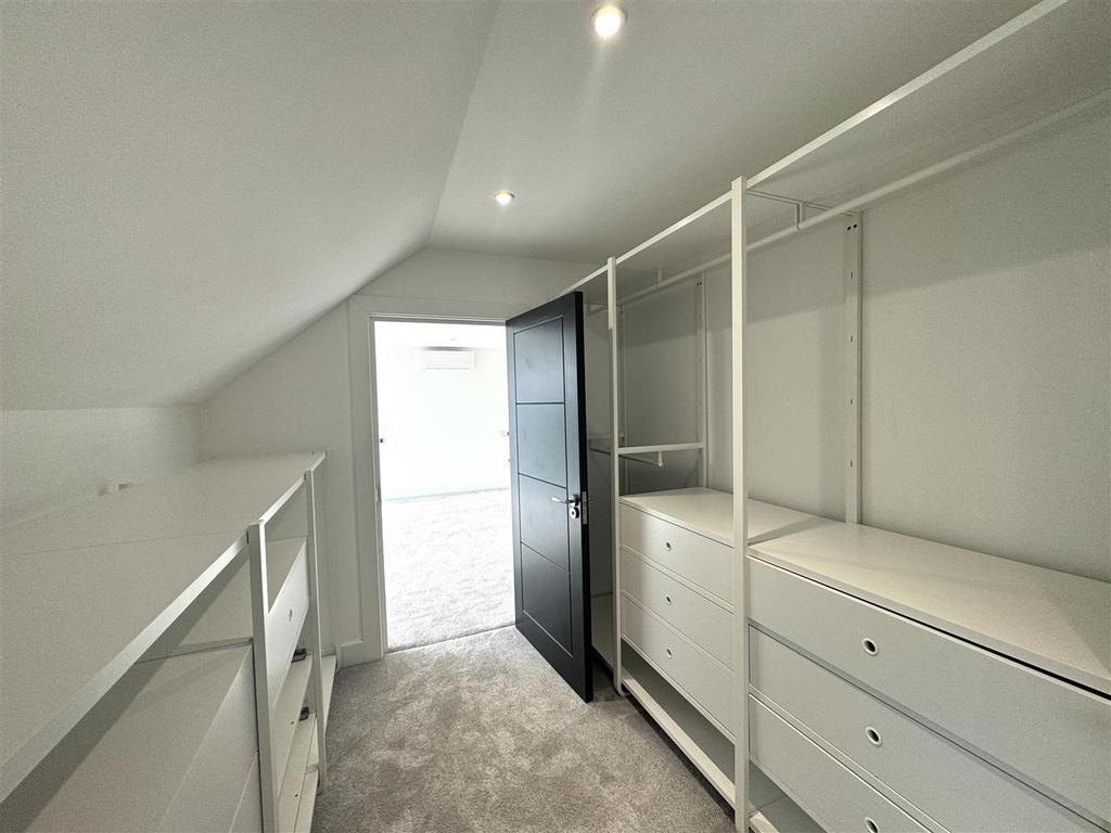 En-suite Dressing Room.jpeg