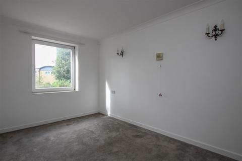 1 bedroom retirement property for sale, Sawyers Hall Lane, Brentwood