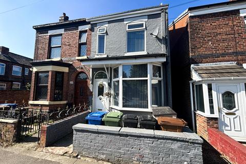 4 bedroom semi-detached house for sale, Turncroft Lane, Offerton