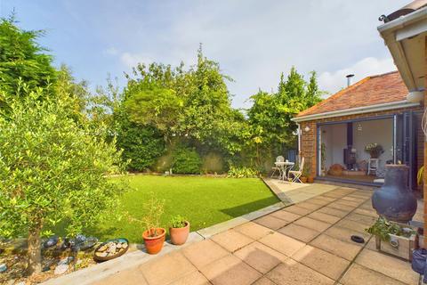 3 bedroom bungalow for sale, Merrivale Avenue, Bournemouth, BH6