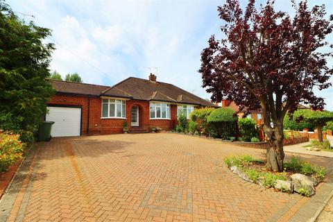 3 bedroom semi-detached bungalow to rent, Links Drive, Radlett