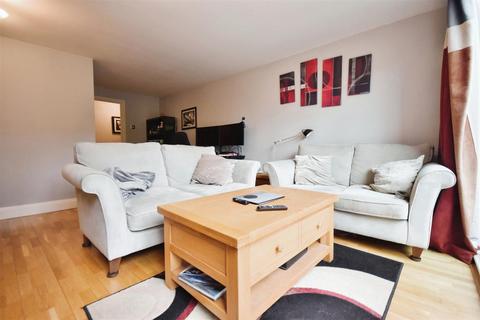 2 bedroom apartment for sale, Holland Gardens, Brentford