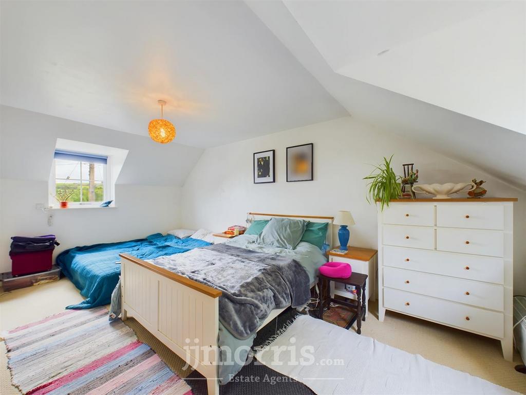 CAM03686 G0-PR0072-STILL019.jpg