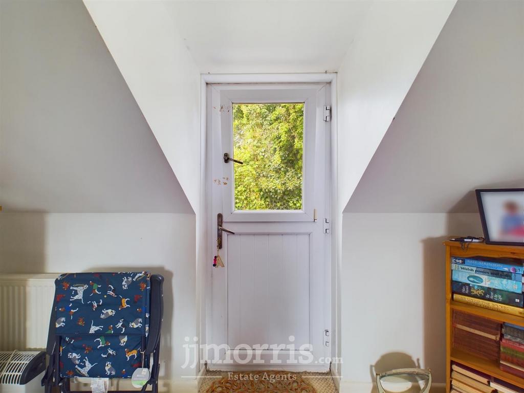 CAM03686 G0-PR0072-STILL021.jpg