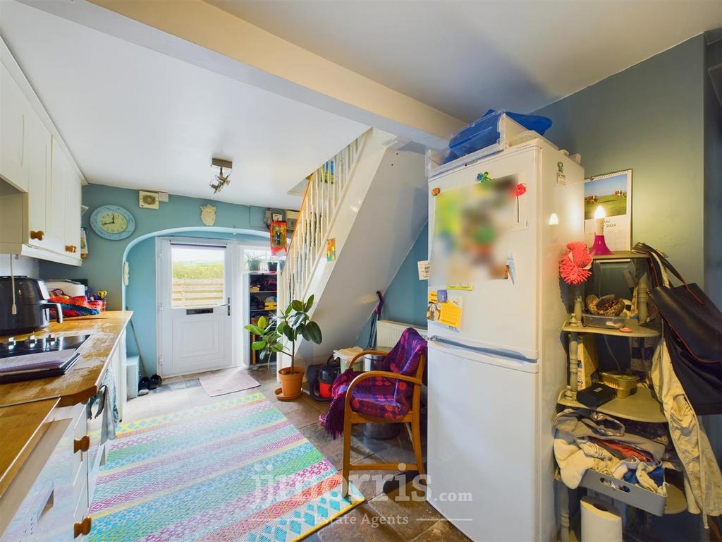 CAM03686 G0-PR0072-STILL009.jpg