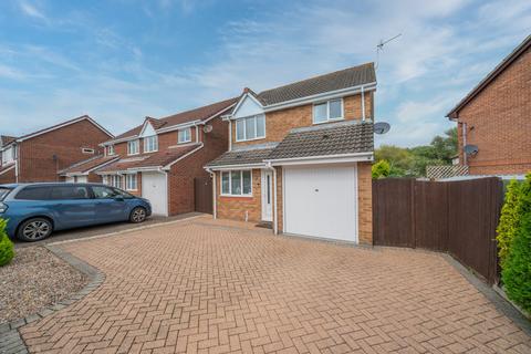 3 bedroom detached house for sale, Haking Road, Christchurch BH23