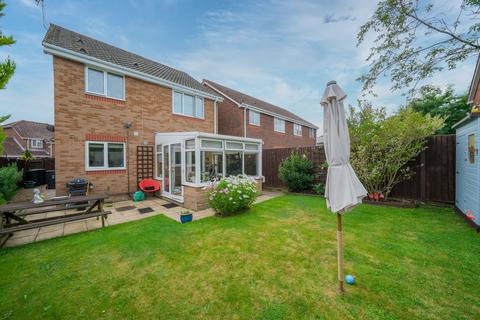 3 bedroom detached house for sale, Haking Road, Christchurch BH23