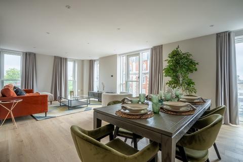 3 bedroom apartment to rent, Baker Street, London, NW1