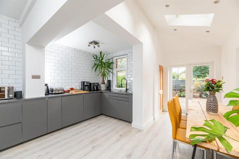 10 Ash Grove, Otley, LS21 3EL