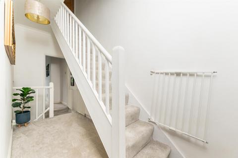 10 Ash Grove, Otley, LS21 3EL