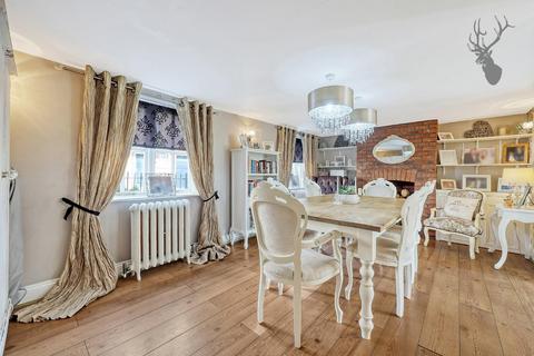 3 bedroom house for sale, Woodside, Thornwood, Epping