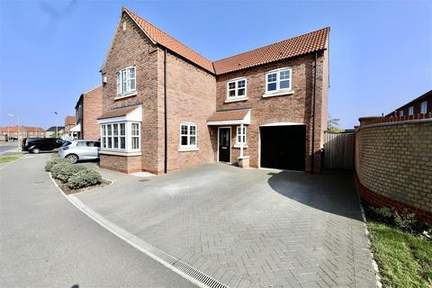 4 bedroom detached house for sale, Lumley Avenue, Kingswood, Hull