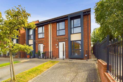 13 Latimer Close, Bulwell, Nottingham, NG6 9AS