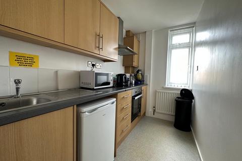 2 bedroom flat to rent, Fewster Square, Gateshead, NE10