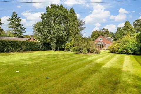 4 bedroom chalet for sale, St. Raphaels, Uckfield TN22