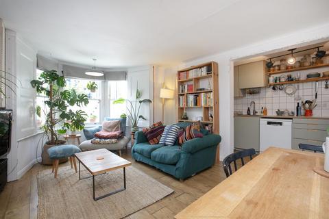 2 bedroom flat for sale, Dagmar Road, Camberwell, SE5