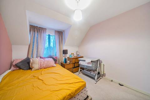 1 bedroom flat for sale, Park Road, Colliers Wood, London, SW19